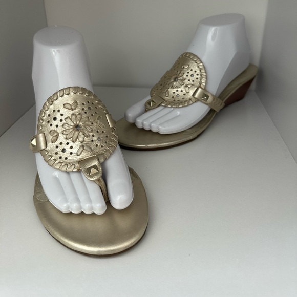 Jack Rogers Shoes - Jack Rogers Devyn Wedge Sandals Sz 8 Platinum Gold Medallion Thong Flip Flop